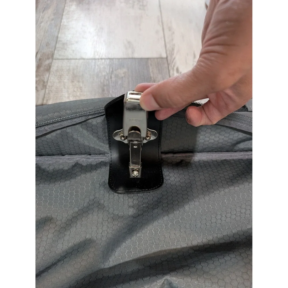 Tumi T-Tech Olive Green trifold carry on Garment Bag luggage‎ Ballistic Nylon. 0